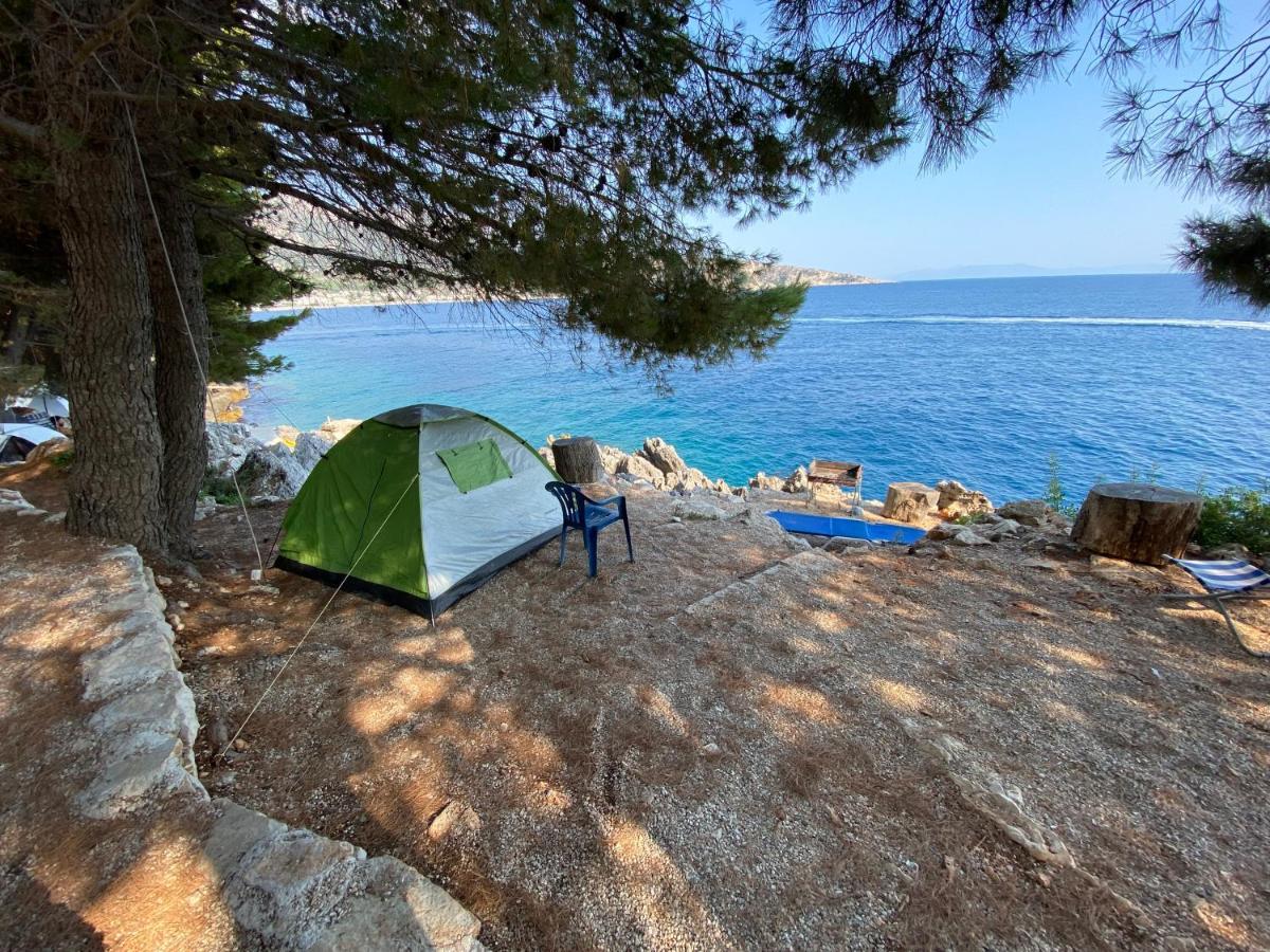 Pine Side Camp Hotel Himarë Eksteriør billede