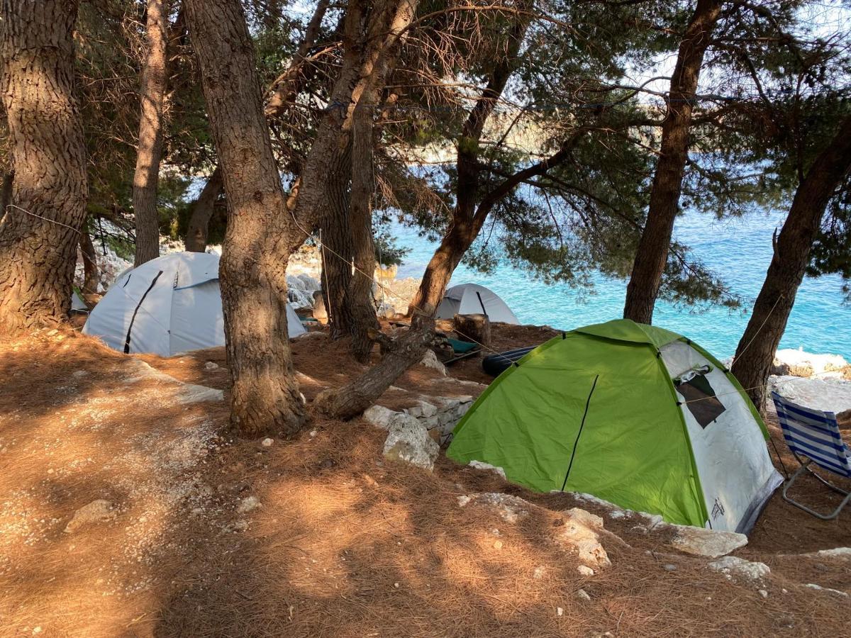 Pine Side Camp Hotel Himarë Eksteriør billede