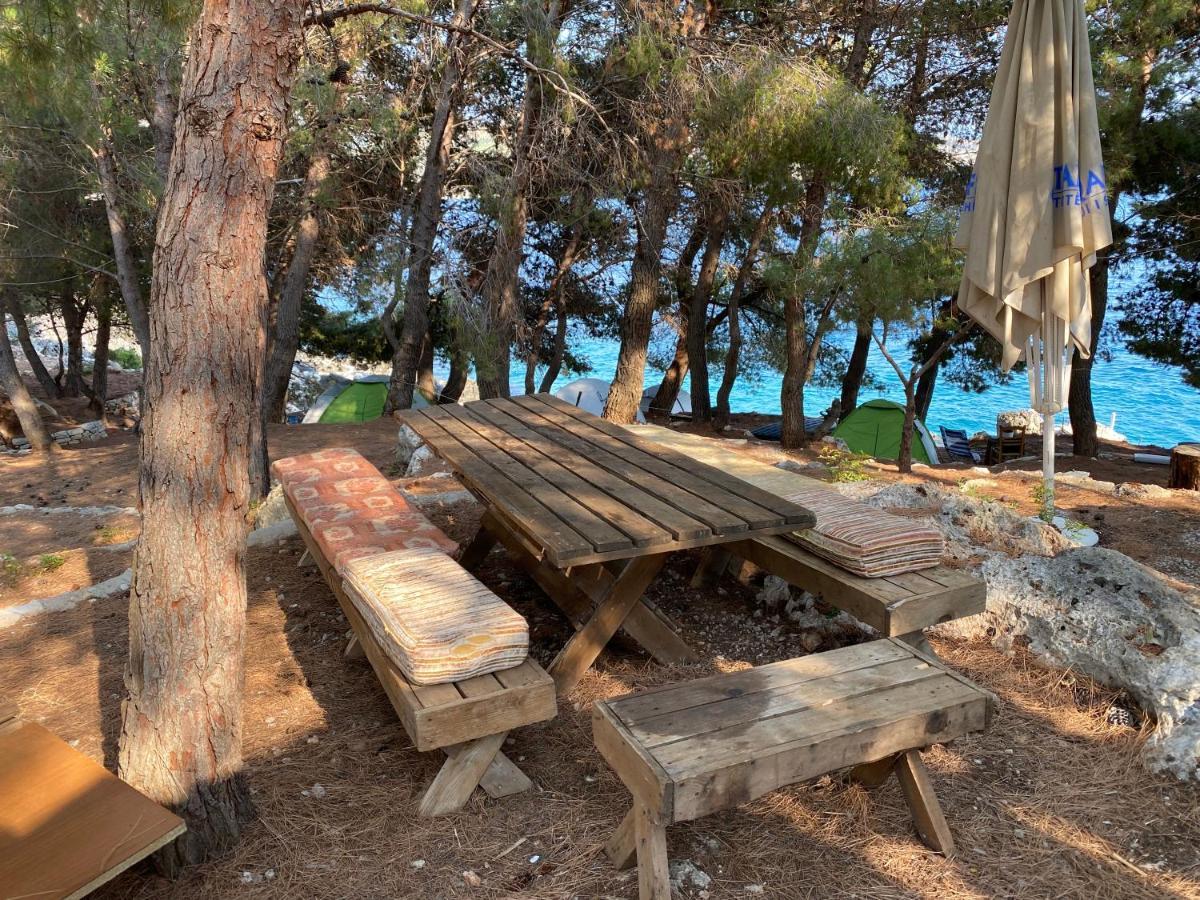 Pine Side Camp Hotel Himarë Eksteriør billede